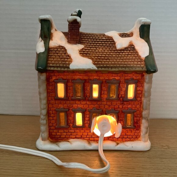 Dickensville Vintage Village Ratcliffe House  2 Story Brick Stone Detail Lighted - Picture 4 of 11